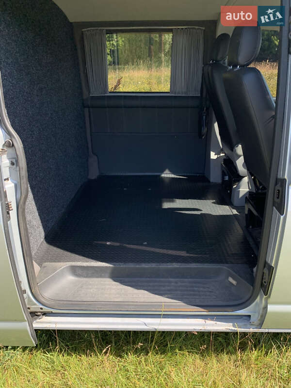 Грузопассажирский фургон Volkswagen Transporter 2013 в Житомире