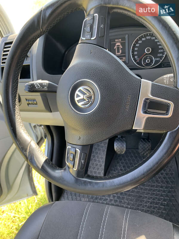 Грузопассажирский фургон Volkswagen Transporter 2013 в Житомире