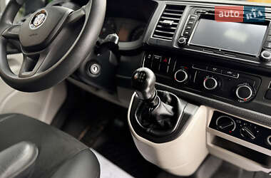 Минивэн Volkswagen Transporter 2015 в 