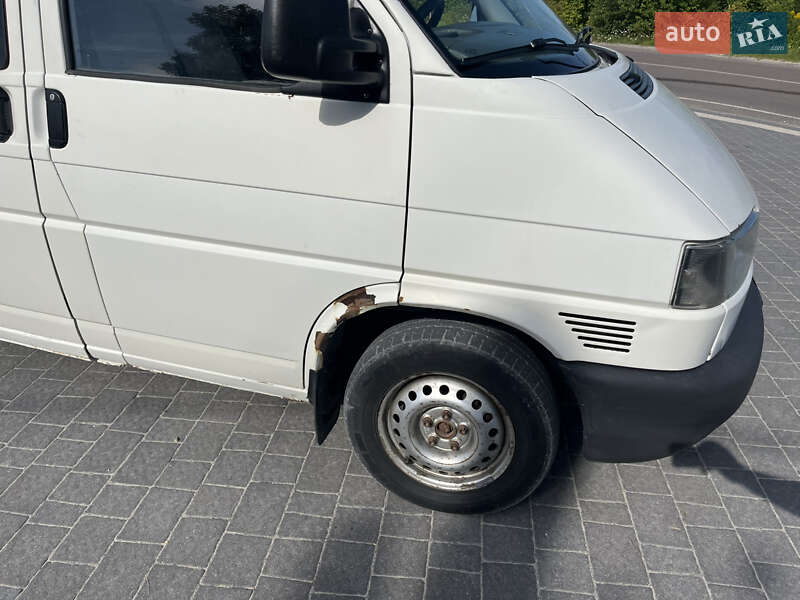 Минивэн Volkswagen Transporter 2000 в Почаеве