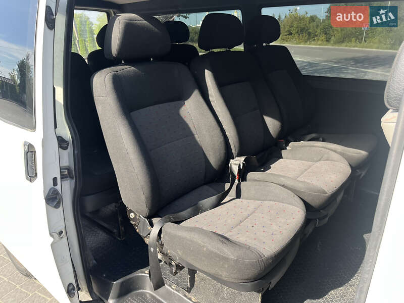 Минивэн Volkswagen Transporter 2000 в Почаеве