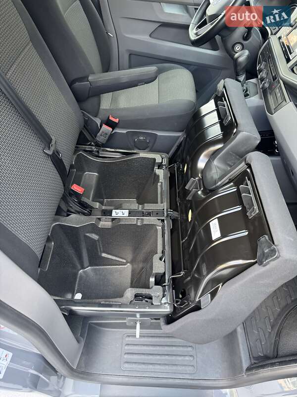 Минивэн Volkswagen Transporter 2021 в Киеве