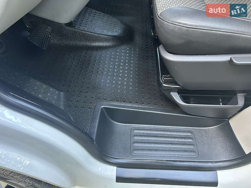 Мінівен Volkswagen Transporter 2018 в Житомирі