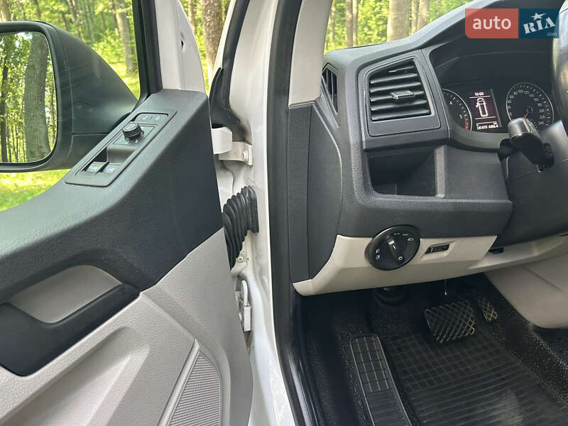 Мінівен Volkswagen Transporter 2018 в Житомирі