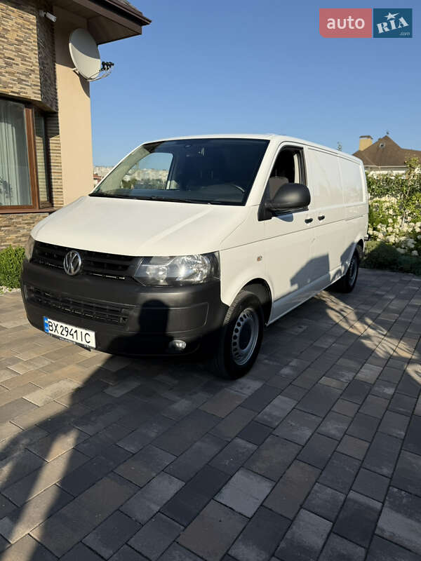 Грузовой фургон Volkswagen Transporter 2014 в Хмельницком