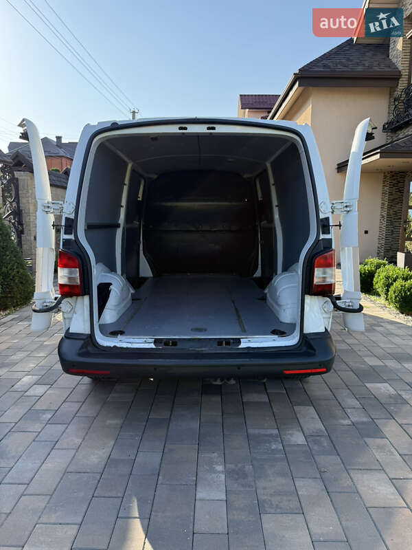Грузовой фургон Volkswagen Transporter 2014 в Хмельницком