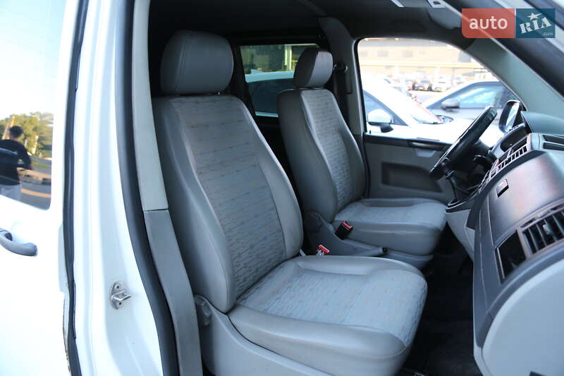 Грузопассажирский фургон Volkswagen Transporter 2012 в Киеве