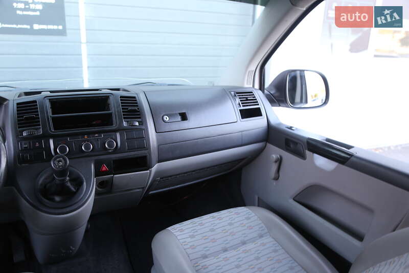 Грузопассажирский фургон Volkswagen Transporter 2012 в Киеве