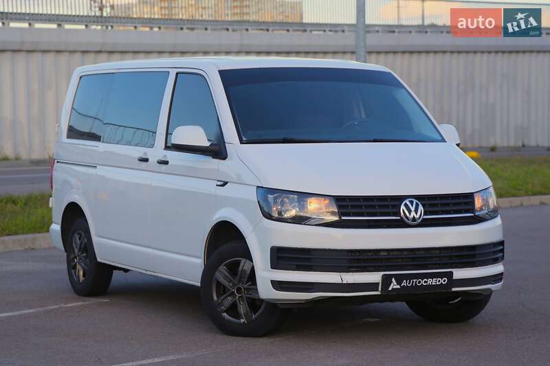 Минивэн Volkswagen Transporter 2018 в 