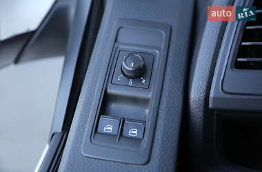 Минивэн Volkswagen Transporter 2018 в 