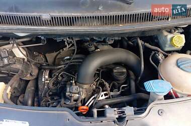 Минивэн Volkswagen Transporter 2010 в 