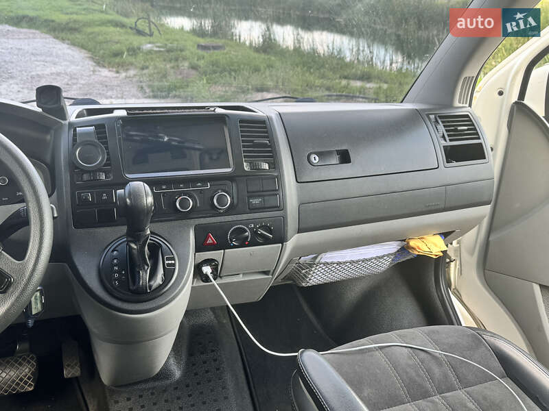 Мінівен Volkswagen Transporter 2011 в Києві