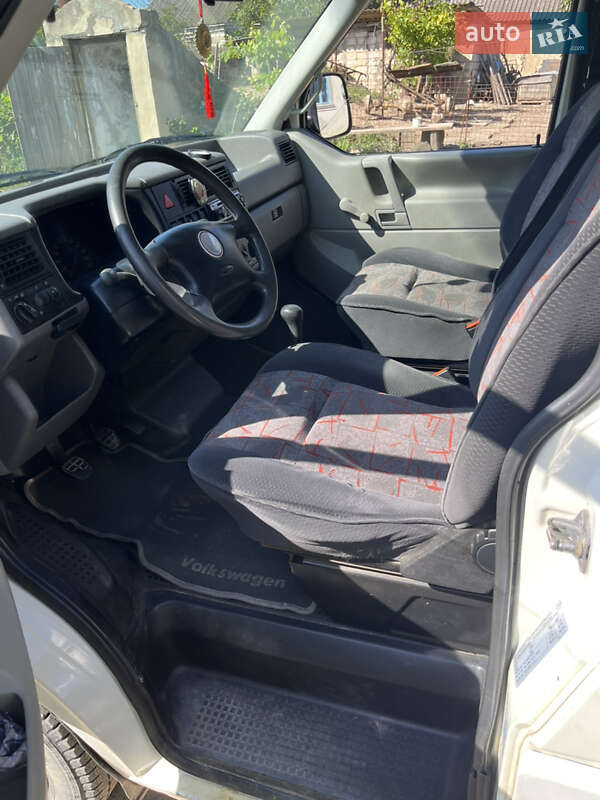 Минивэн Volkswagen Transporter 2000 в Новоднестровске
