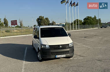 Минивэн Volkswagen Transporter 2015 в 