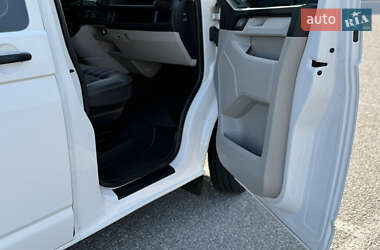 Минивэн Volkswagen Transporter 2015 в 