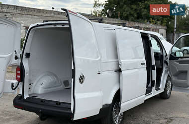 Грузовой фургон Volkswagen Transporter 2016 в 
