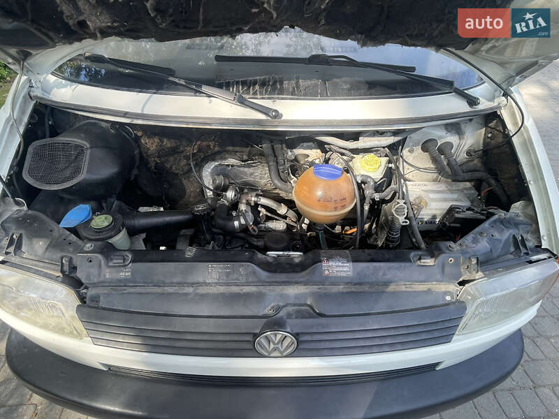 Минивэн Volkswagen Transporter 2000 в Городке
