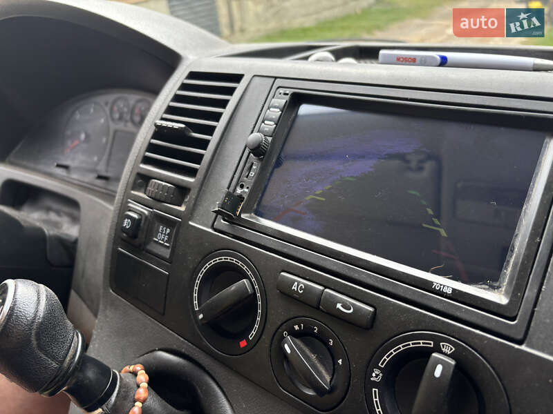 Грузовой фургон Volkswagen Transporter 2007 в Дублянах