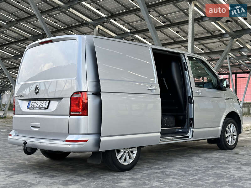Вантажний фургон Volkswagen Transporter 2018 в Львові