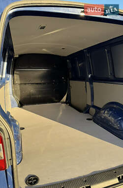 Грузовой фургон Volkswagen Transporter 2013 в 