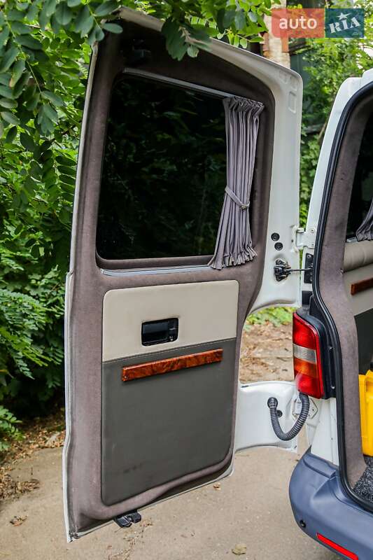 Минивэн Volkswagen Transporter 2008 в Киеве