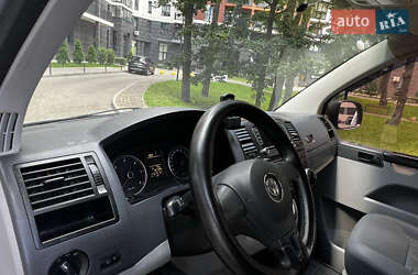 Минивэн Volkswagen Transporter 2010 в 