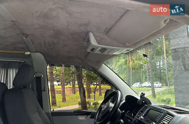 Минивэн Volkswagen Transporter 2010 в 
