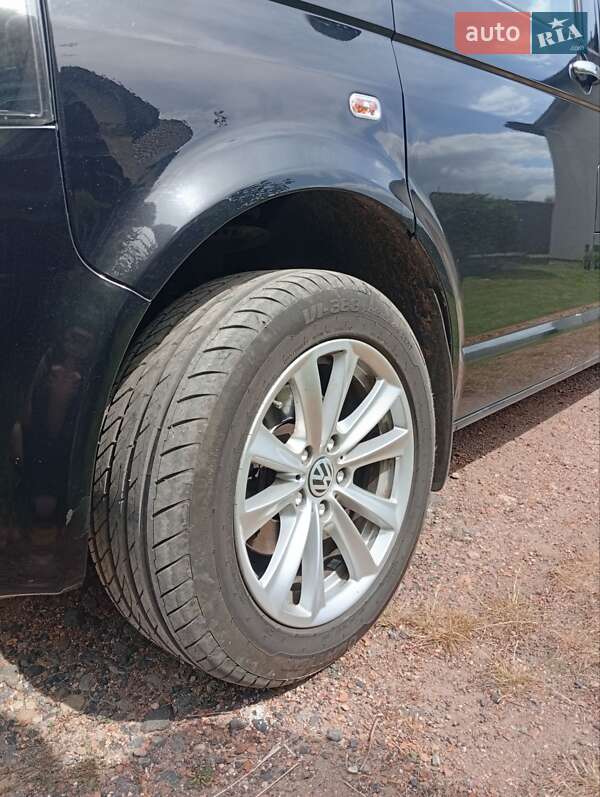 Минивэн Volkswagen Transporter 2010 в Луцке