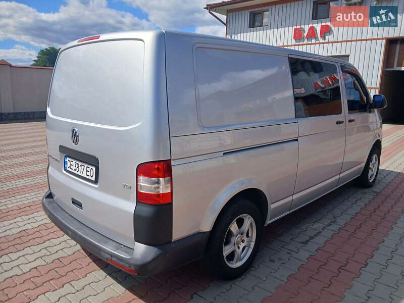 Грузовой фургон Volkswagen Transporter 2013 в Черновцах