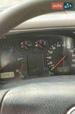 Минивэн Volkswagen Transporter 2003 в 