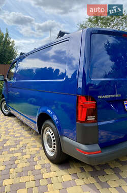 Грузовой фургон Volkswagen Transporter 2021 в 