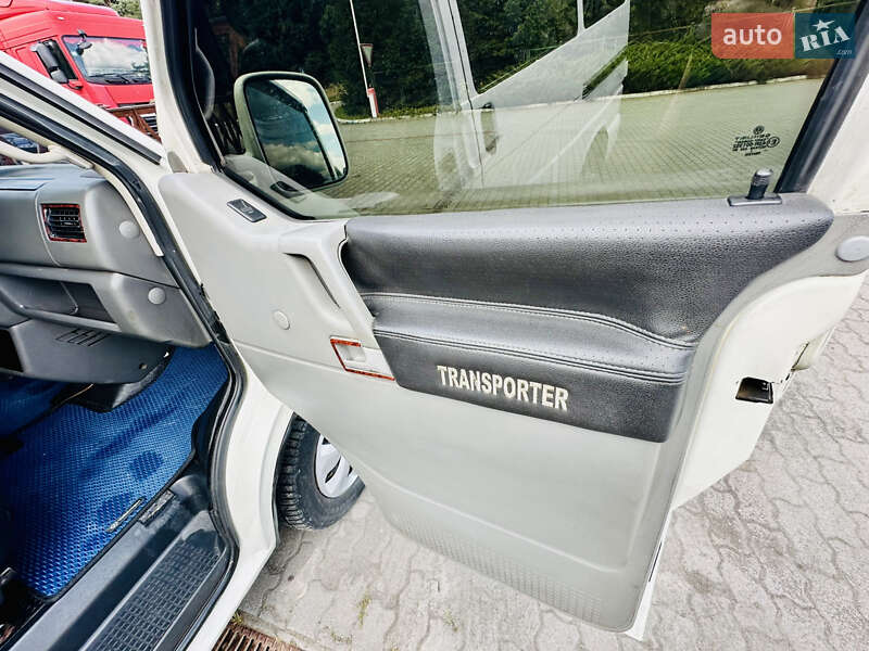 Минивэн Volkswagen Transporter 2002 в Львове