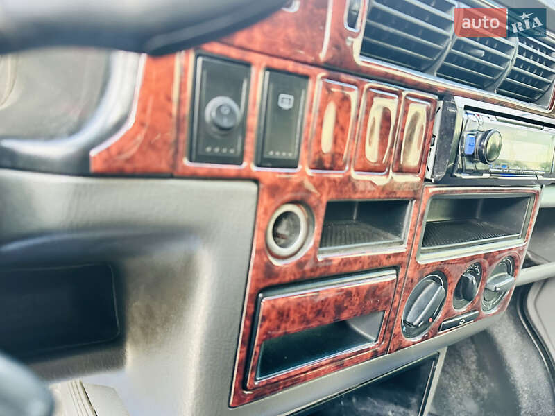 Минивэн Volkswagen Transporter 2002 в Львове
