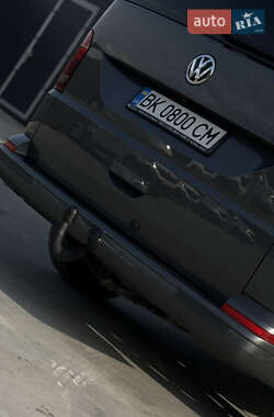 Минивэн Volkswagen Transporter 2021 в 