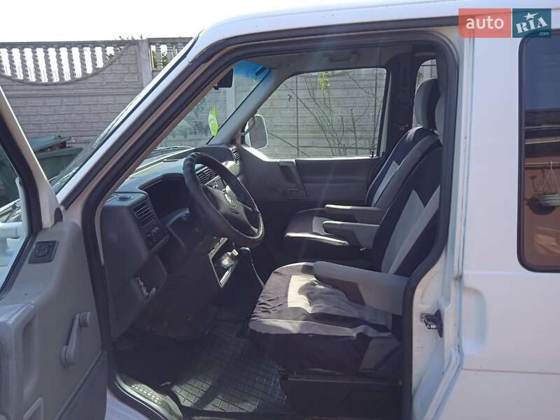 Минивэн Volkswagen Transporter 2002 в Черкассах