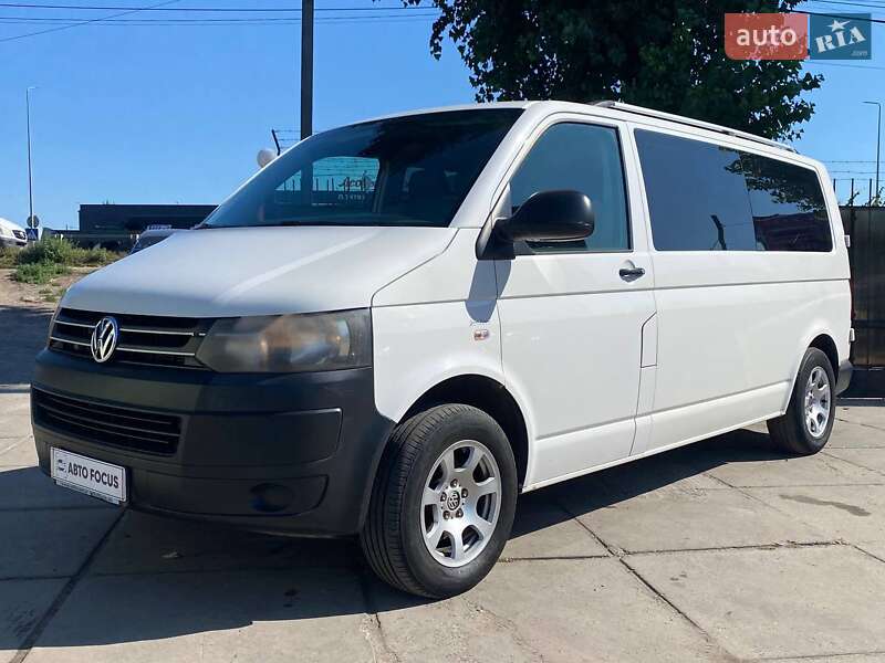 Грузопассажирский фургон Volkswagen Transporter 2013 в Киеве