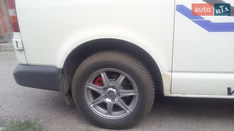 Минивэн Volkswagen Transporter 2006 в Хороле