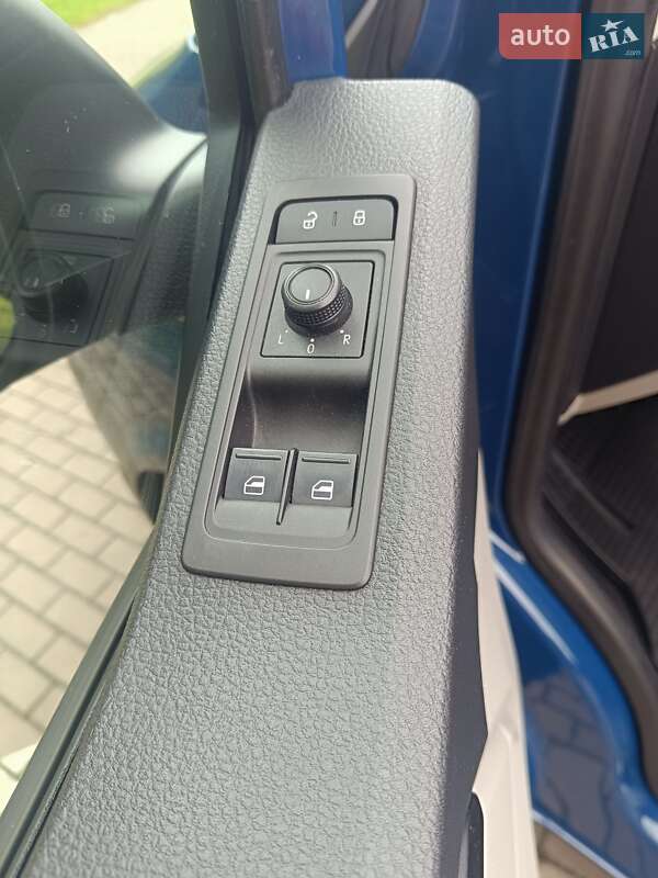 Минивэн Volkswagen Transporter 2016 в Львове