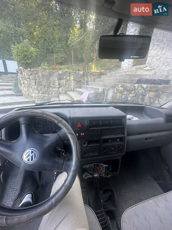 Минивэн Volkswagen Transporter 2001 в Черновцах
