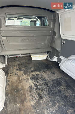 Мінівен Volkswagen Transporter 2012 в 