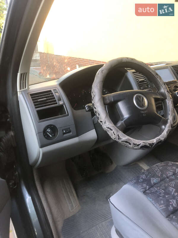 Минивэн Volkswagen Transporter 2006 в Черновцах