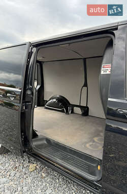 Минивэн Volkswagen Transporter 2019 в 