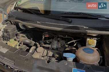 Минивэн Volkswagen Transporter 2009 в 