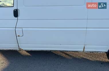Грузовой фургон Volkswagen Transporter 2000 в 