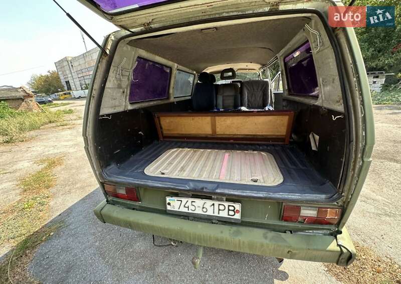 Минивэн Volkswagen Transporter 1990 в Звягеле