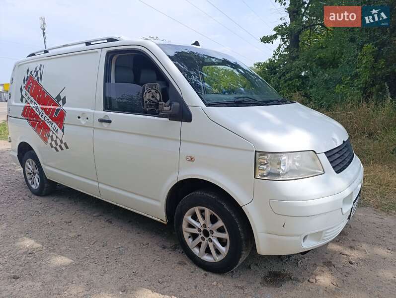 Грузовой фургон Volkswagen Transporter 2004 в Смеле