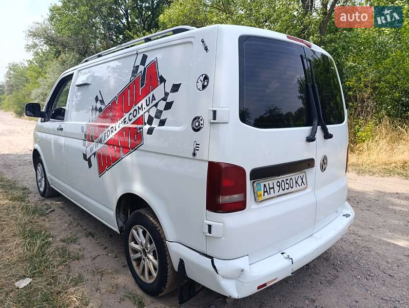Грузовой фургон Volkswagen Transporter 2004 в Смеле