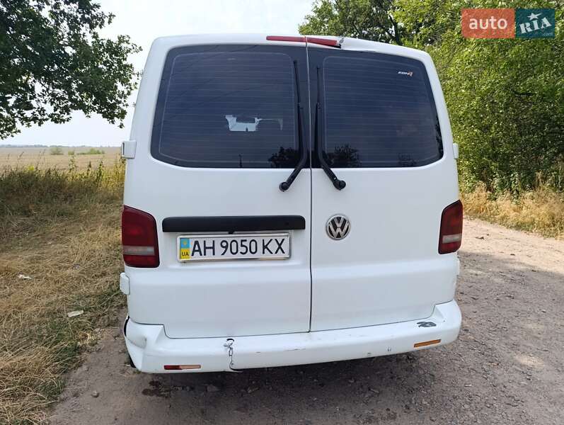 Грузовой фургон Volkswagen Transporter 2004 в Смеле