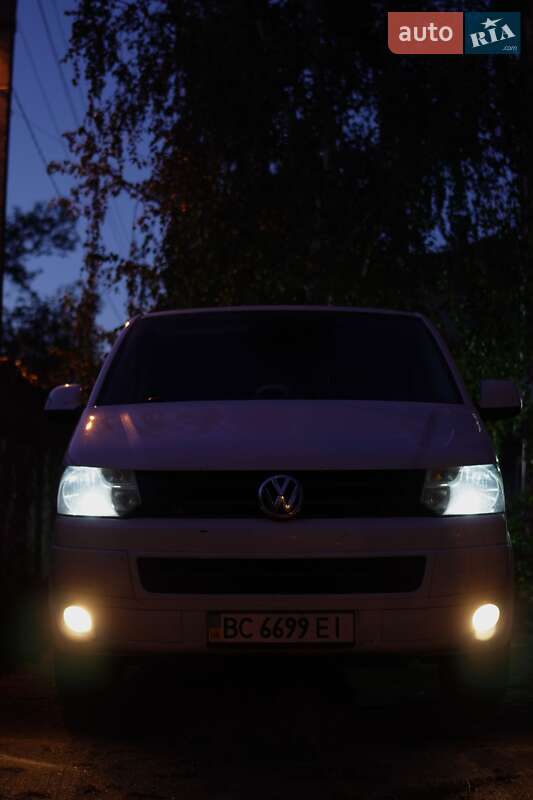 Грузовой фургон Volkswagen Transporter 2010 в Киеве