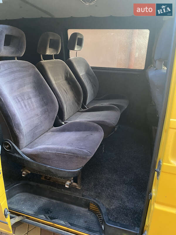 Грузопассажирский фургон Volkswagen Transporter 1999 в Ужгороде